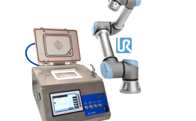 Contrôle d'étanchéité automatisé de sachets avec robot UR3e et ASC 7400XS